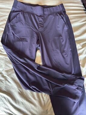 Athleta Brooklyn Pant in Navy Size 8